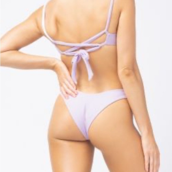 L*Space Pointelle Rib Peony Camellia Bikini Top  NWT - Picture 2 of 5